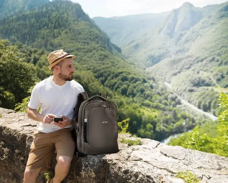 کوله پشتی برای سفر خانوادگی